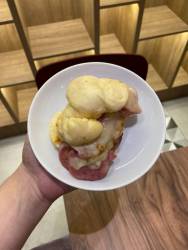 Pão de Queijo Rech. Calabresa c/ Cheddar