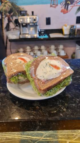 Lanche no Pão Integral-Lombo c Ricota